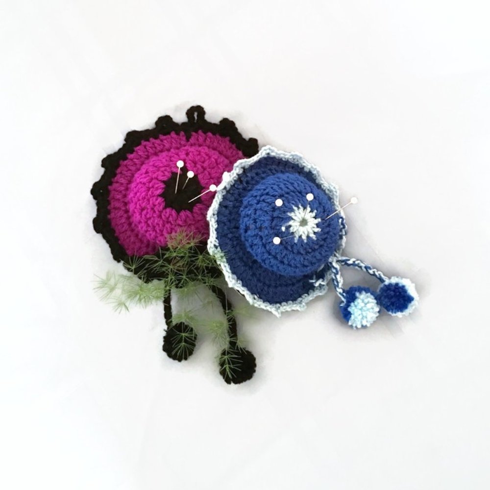 2 Handmade sun-hats for pins or needles